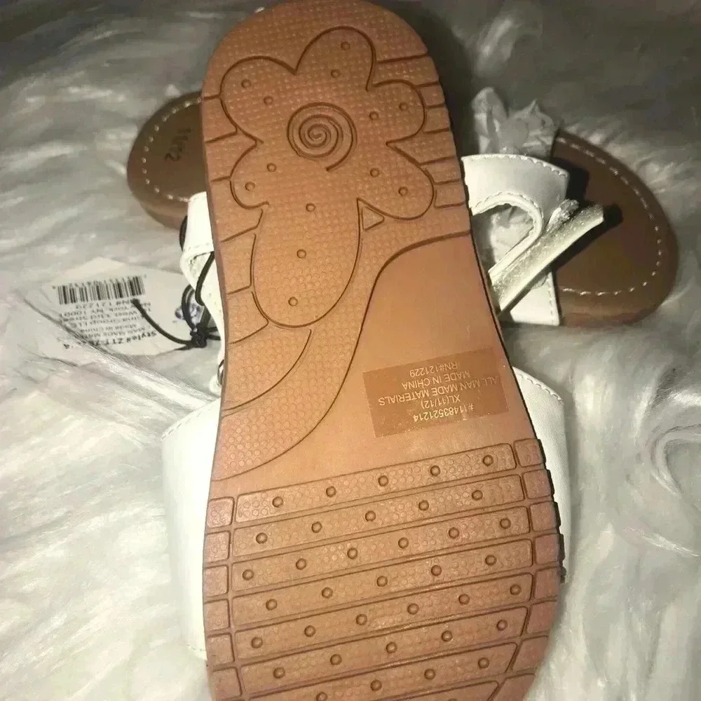 VEE VEE WHITE SANDALS SIZE 11/12
